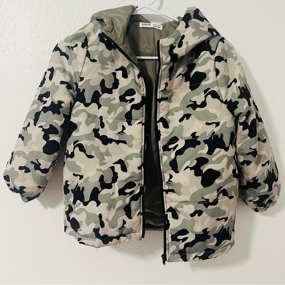 NWOT SHEIN Kids Size 7Y Camouflage Green & Black Puffer Jacket with Hoodie